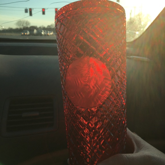 Starbucks Valentine’s Day venti reusable cup - Picture 2 of 7